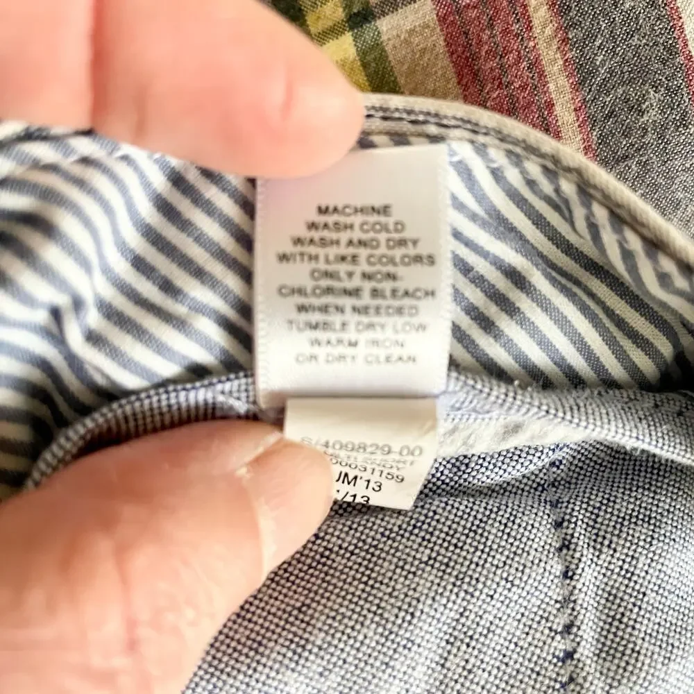 Banana Republic details brand